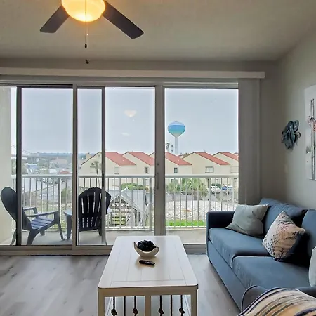 Palm Court Yacht Club 312 - Master Apartment